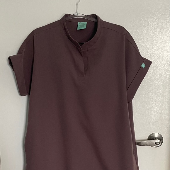 Garde Malade Scrub Set - Size L - Picture 1 of 3